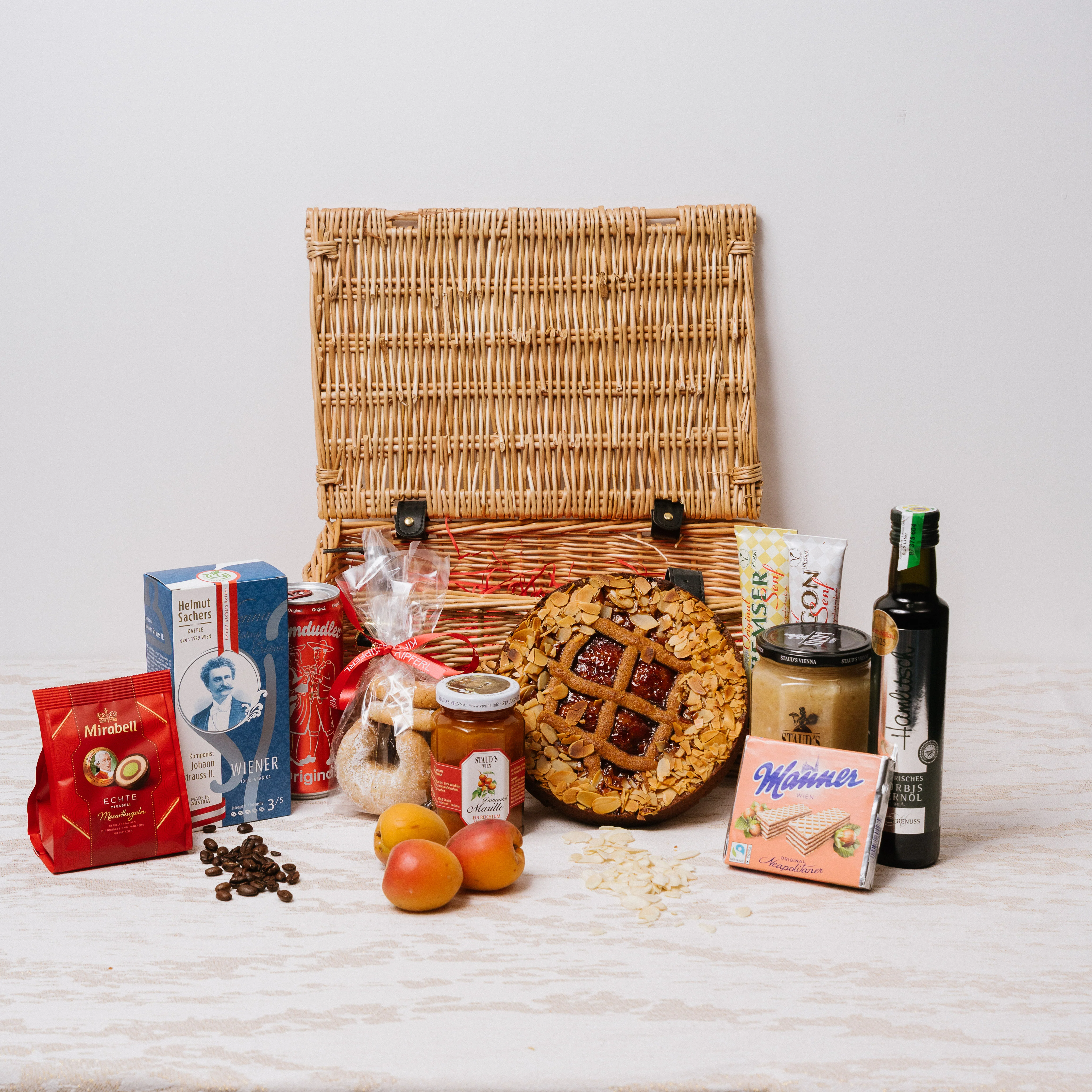 Austrian Gift Hamper – Alcohol Free | A Wine-Free Austrian Treat