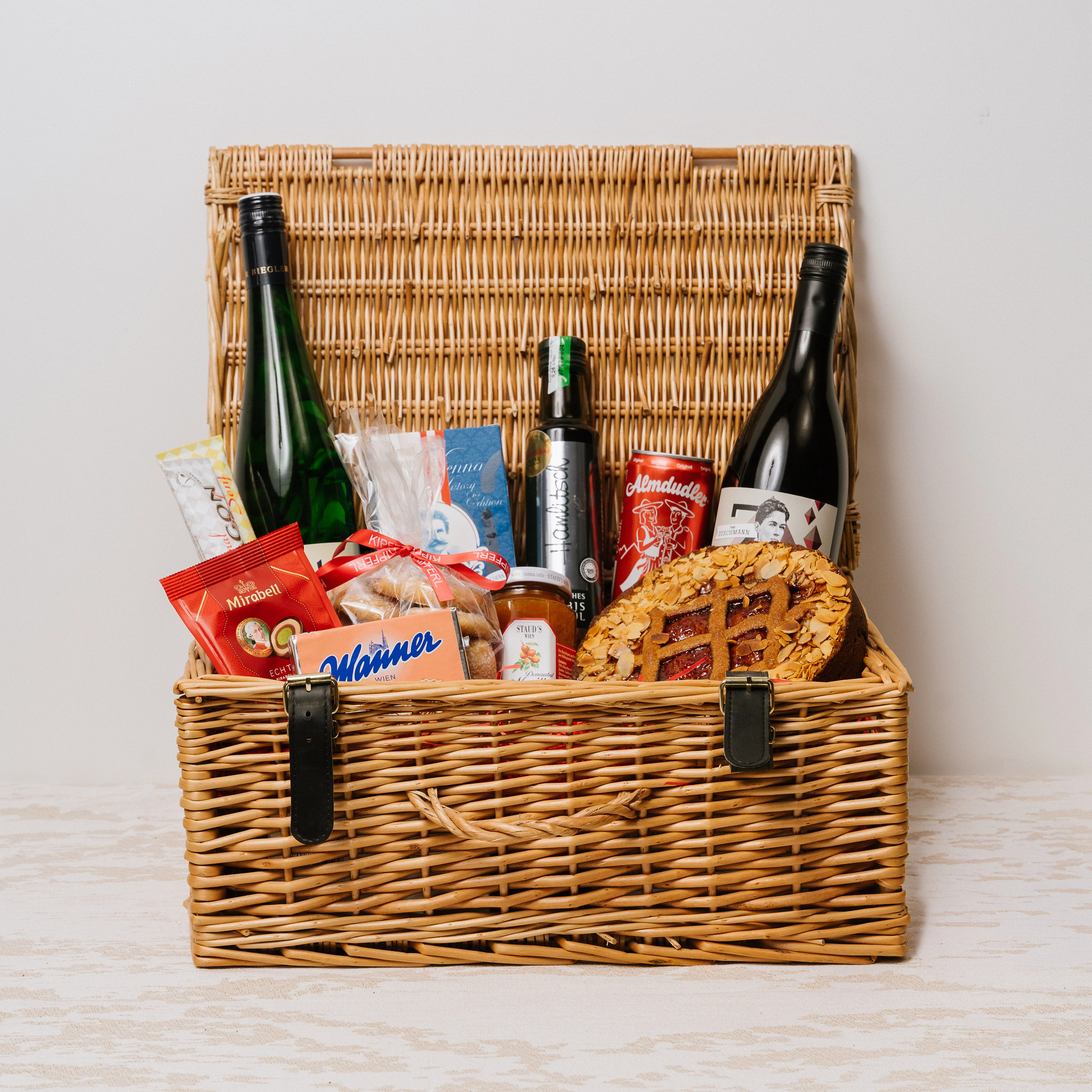 Luxury Austrian Gift Hamper – Large | Two Wines, Linzer Torte & Full Pantry